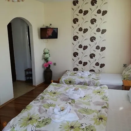 Lambrino בית הארחה פרימורסקו