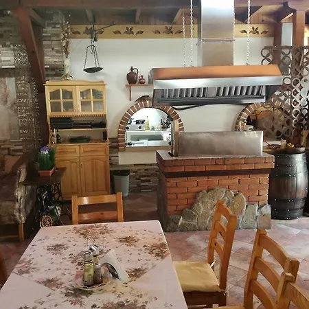 Lambrino בית הארחה פרימורסקו